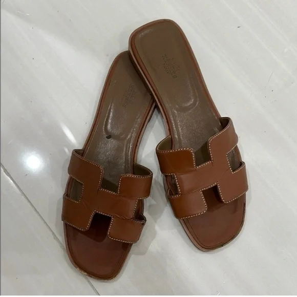 Hermès Oran Sandals Tan - Picture 1 of 8